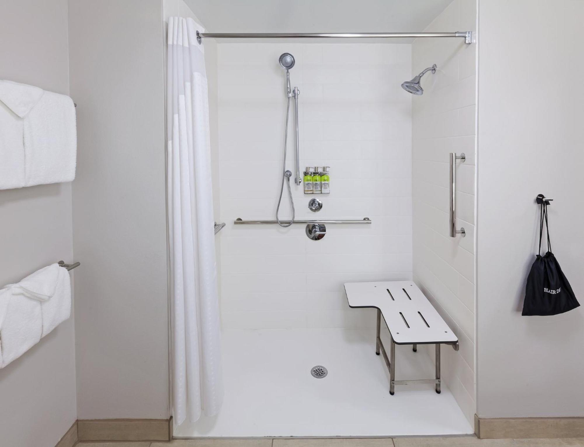 Holiday Inn Express & Suites Tulsa South - Woodland Hills By Ihg Bagian luar foto