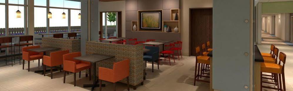 Holiday Inn Express & Suites Tulsa South - Woodland Hills By Ihg Bagian luar foto