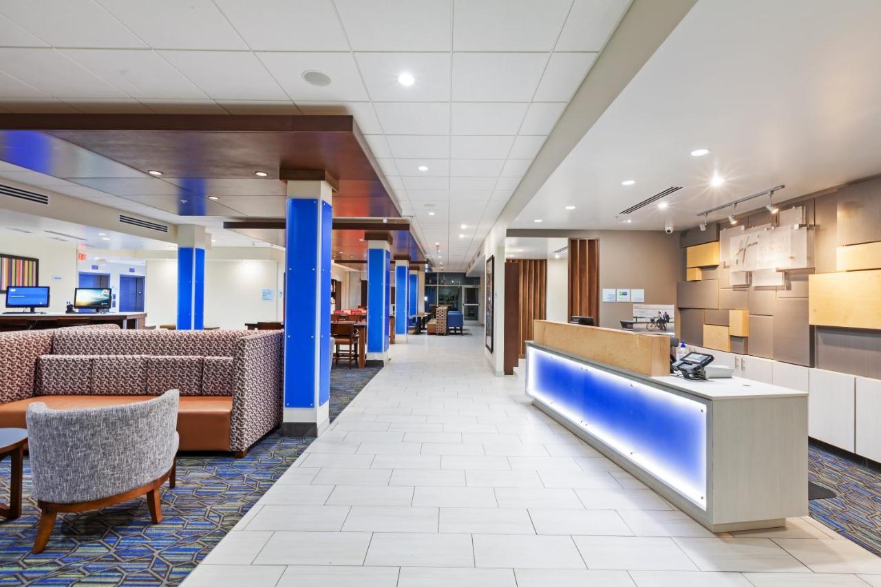 Holiday Inn Express & Suites Tulsa South - Woodland Hills By Ihg Bagian luar foto
