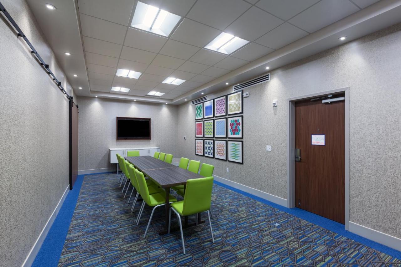 Holiday Inn Express & Suites Tulsa South - Woodland Hills By Ihg Bagian luar foto