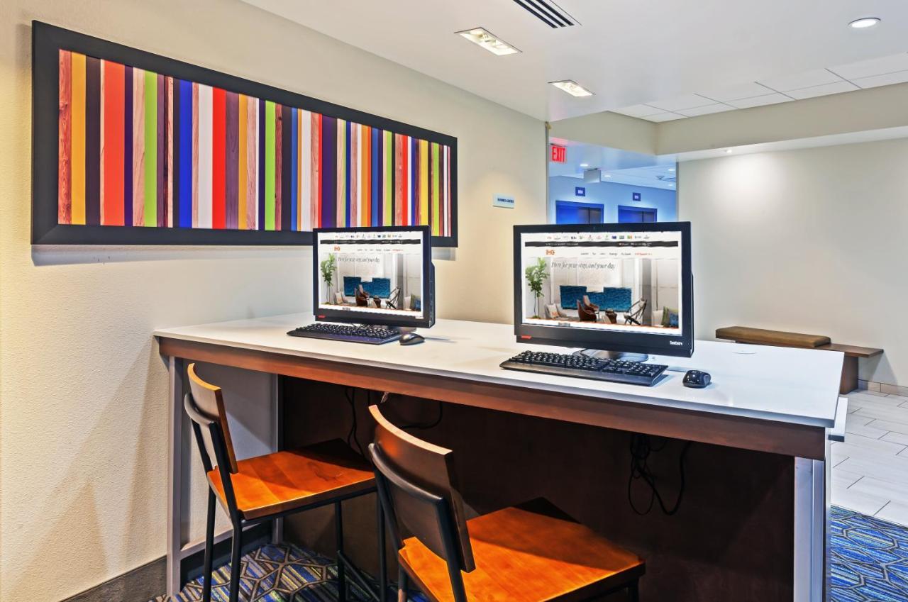 Holiday Inn Express & Suites Tulsa South - Woodland Hills By Ihg Bagian luar foto