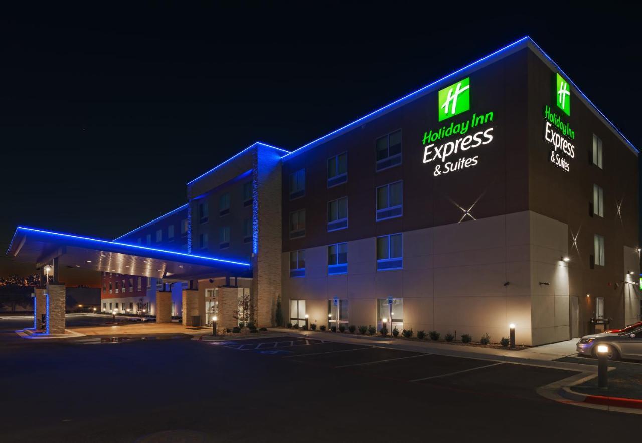 Holiday Inn Express & Suites Tulsa South - Woodland Hills By Ihg Bagian luar foto