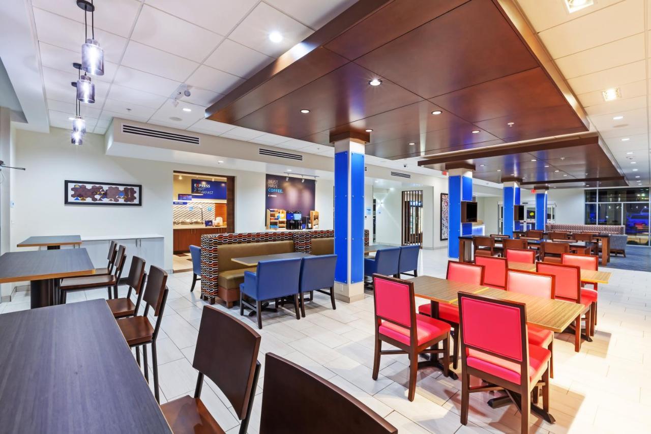 Holiday Inn Express & Suites Tulsa South - Woodland Hills By Ihg Bagian luar foto