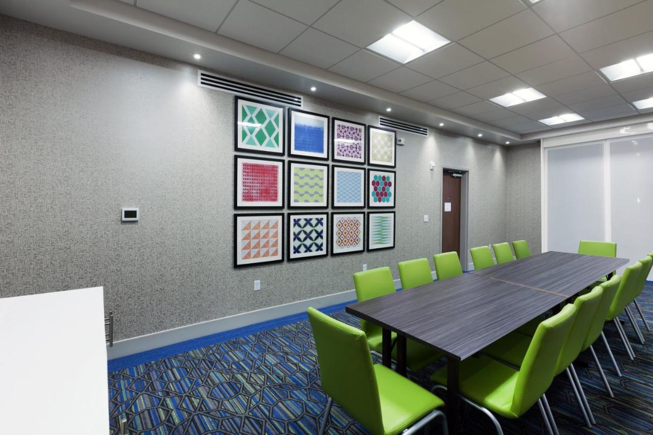 Holiday Inn Express & Suites Tulsa South - Woodland Hills By Ihg Bagian luar foto