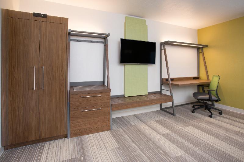 Holiday Inn Express & Suites Tulsa South - Woodland Hills By Ihg Bagian luar foto